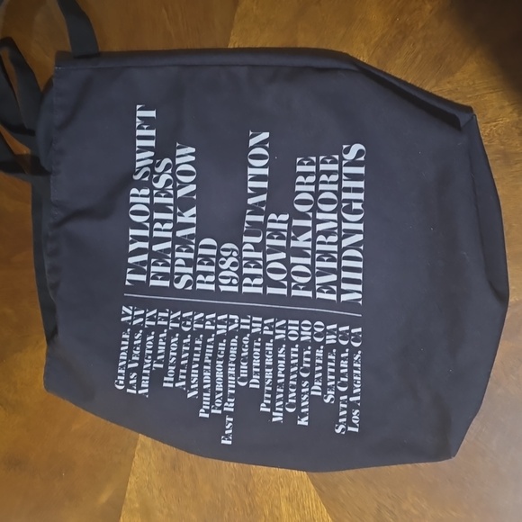 Swifty Holiday Bundle (bag, tee & sweatshirt) STEAL - Picture 2 of 8